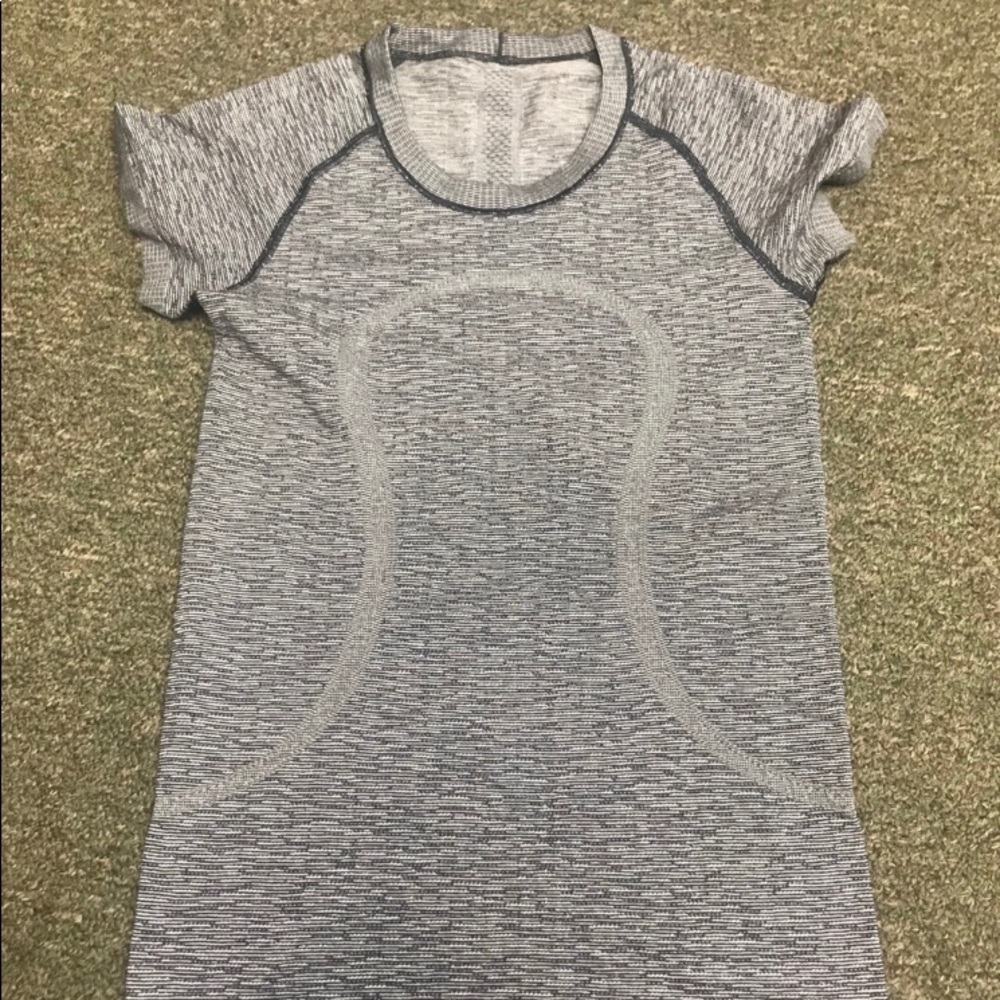 Lululemon swiftly tech SIZE 4